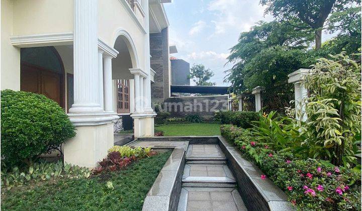 Rumah Mewah Luas Semi Furnished di Komplek Batununggal Bandung 2