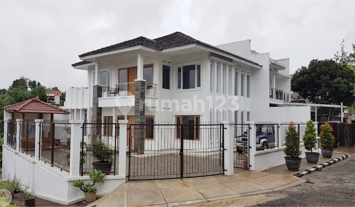 Rumah Luas 2 Lantai di Setiabudi Regency Bandung Rumah Luas 2 Lantai di Setiabudi Regency Bandung