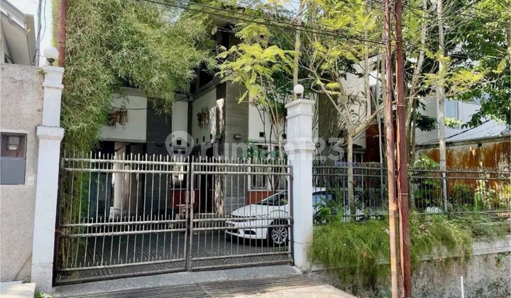 Rumah Luas Strategis di Ciumbuleuit Bandung Dekat UNPAR