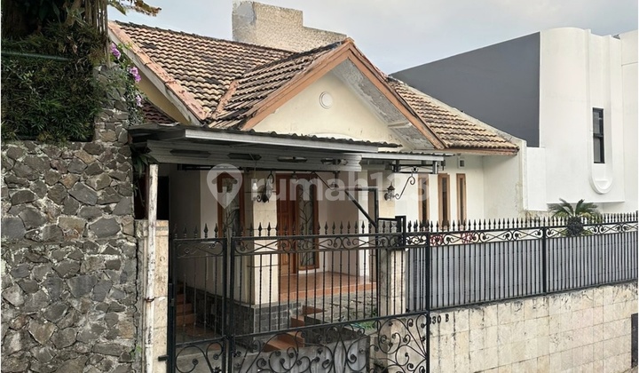 Rumah Siap Huni di Komplek Setiabudi Regensi Bandung Utara Rumah Siap Huni di Komplek Setiabudi Regensi Bandung Utara