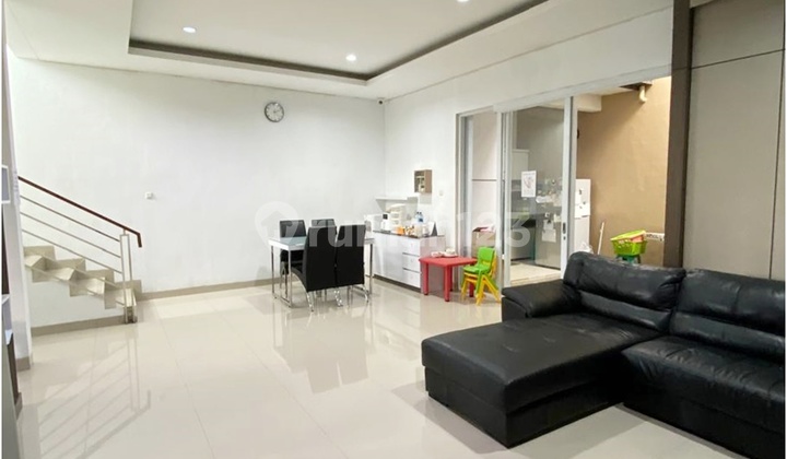 Rumah Bagus Siap Huni di Budi Luhur Sayap Setraduta Bandung Rumah Bagus Siap Huni di Budi Luhur Sayap Setraduta Bandung