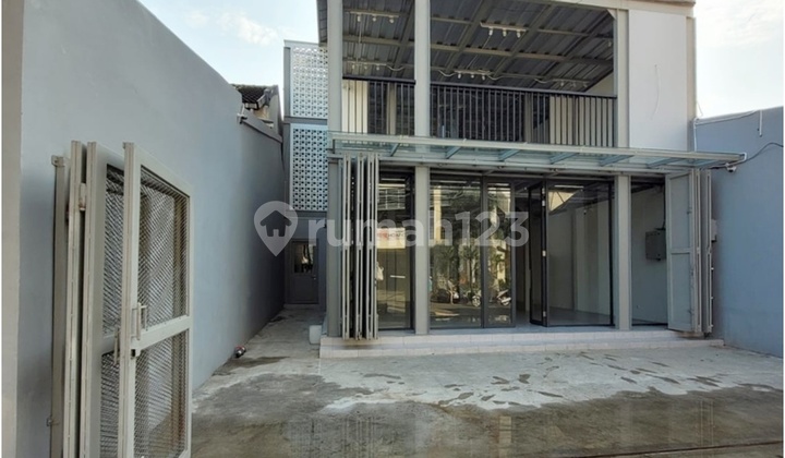 Strategic Shop House in Antapani Bandung, Good and Ready to Use