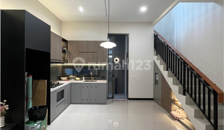 Rumah Semi Furnished Minimalis Siap Huni di Taman Kopo Indah 2