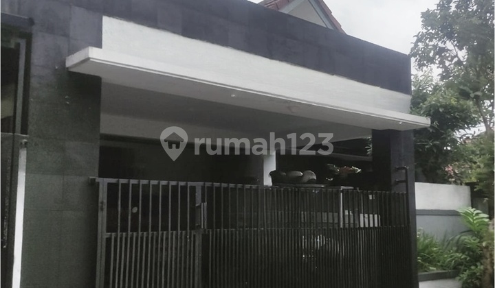 Spacious, Well-Maintained House in Setradago Complex, East Bandung Spacious, Well-Maintained House in Setradago Complex, East Bandung