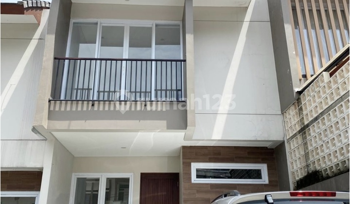 Rumah Baru Minimalis di Mustika Raya Ciwaruga Bandung Rumah Baru Minimalis di Mustika Raya Ciwaruga Bandung