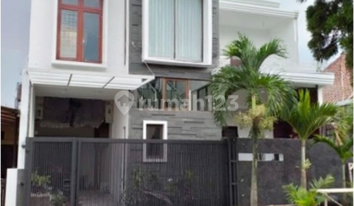 Rumah Bagus 2 Lantai di Komplek Antapani Bandung Timur