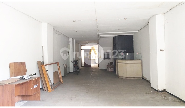 Affordable Strategic Shop House in the Center of Bandung City, Dewi Sartika Street 2