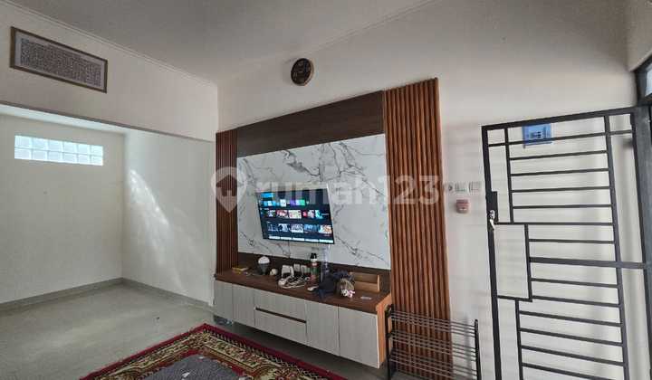 Disewakan Rumah 2 Lantai Full Furnished Siap Huni Lokasi di Gland Ciwastra Park Bandung