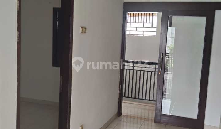 Disewa Rumah 3 Lantai Nyaman Aman Siap Huni Lokasi di Sayap Margahayu Soekarno Hatta Bandung 2