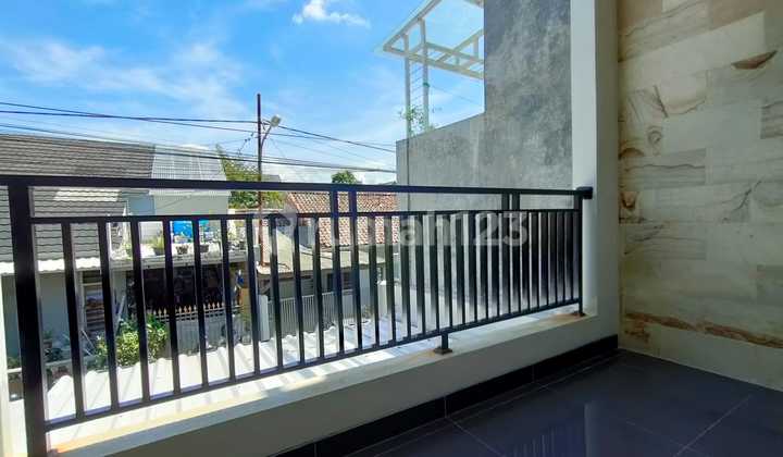 Dijual Rumah Mewah Siap Huni 1,5 Lantai Nyaman Terawat Lokasi di Cimahi Utara Bandung 2