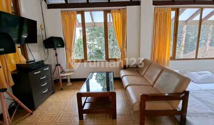 Dijual Villa Bagus Nyaman Siap Huni Modern Minimalis Lokasi di Istana Bunga Bandung