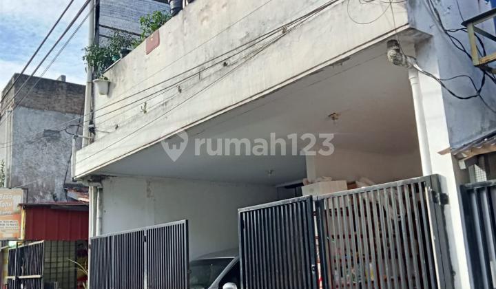Dijual Rumah 2,5 Lantai Nyaman Siap Huni Minimalis Lokasi Strategis di Sarijadi Bandung