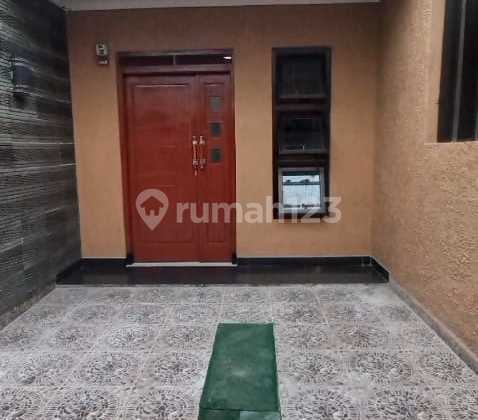 Disewa Rumah 2 Lantai Siap Huni Lokasi Strategis di Gunung Batu Bandung Disewa Rumah 2 Lantai Siap Huni Lokasi Strategis di Gunung Batu Bandung