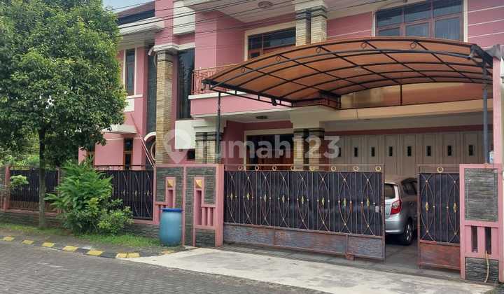 Dijual Rumah 2 Lantai Semi Furnished Siap Huni Lokasi di Batununggal Indah Bandung