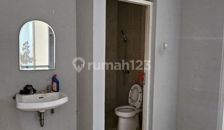 Disewakan Rumah Nyaman Terawat Siap Huni Lokasi Strategis di Taman Kopo Indah 5 Bandung 2