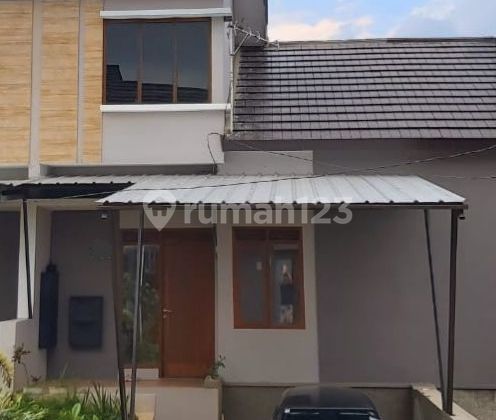 For Sale Ready-to-Occupy Comfortable Minimalist House Located in Kota Bali Residence Bandung 1