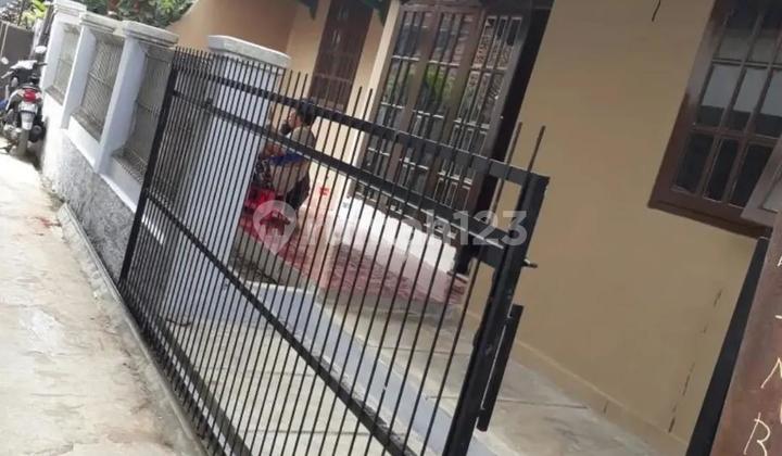 Dijual Cepat Rumah Tinggal Lingkungan Aman Nyaman Lokasi di Daerah Maleber Bandung