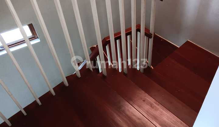 Dijual Rumah 2 Lantai Full Furnish Siap Huni Lokasi di Komp Awani Residence Bandung 2