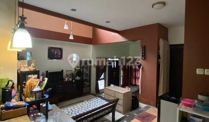 Dijual Rumah 2 Lantai Nyaman Siap Huni Minimalis Loaksi di Sariwangi Bandung