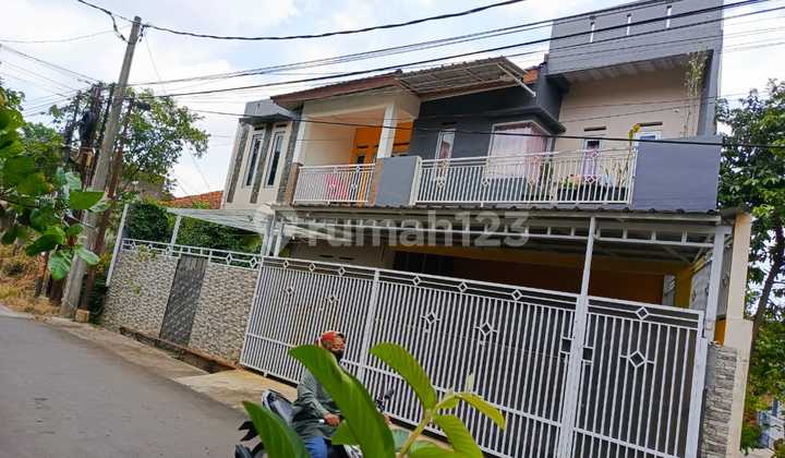 Dijual Rumah Terawat Siap Huni Posisi Hook Lokasi di Daerah Cileunyi Bandung