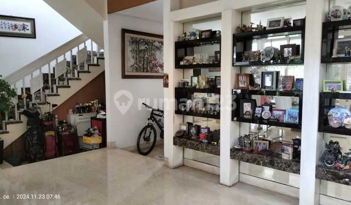 Dijual Rumah Mewah Siap Huni Semi Furnished Lokasi di Pondok Indah Jakarta Selatan 2