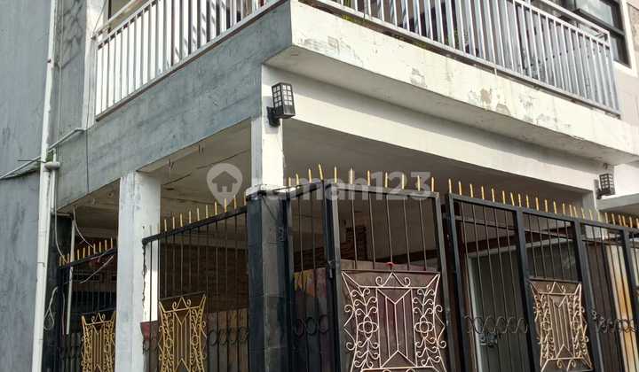 Disewakan Rumah 2 Lantai Siap Huni Minimalis Lokasi di Komplek Nuansa Sari Indah