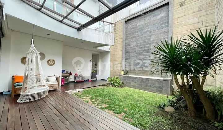 Dijual Rumah Mewah Siap Huni Semi Furnished Lokasi di Sukahaji Bandung Dijual Rumah Mewah Siap Huni Semi Furnished Lokasi di Sukahaji Bandung