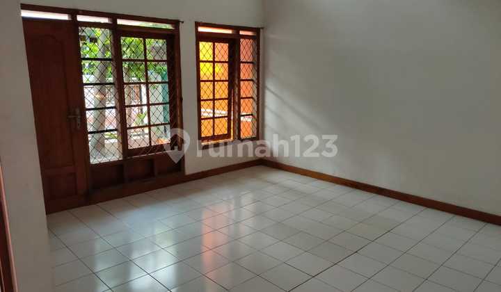 Disewakan Rumah Murah Siap Huni Terawat Lokasi Strategis di Pasirluyu Bandung 1