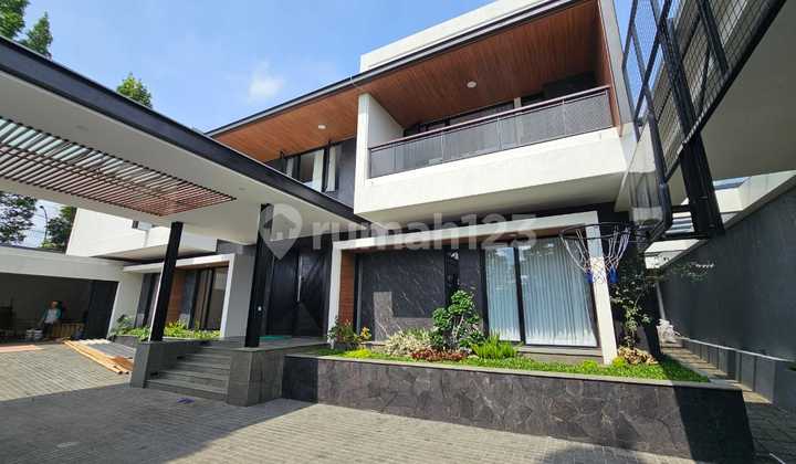 For Sale Luxury House Fully Furnished Ready to Live Modern Minimalist Location in North Padasaluyu Bandung