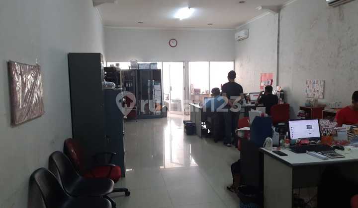 Disewakan Ruko 3 Lantai Siap Pakai Cocok untuk Usaha Lokasi di Karapitan Bandung