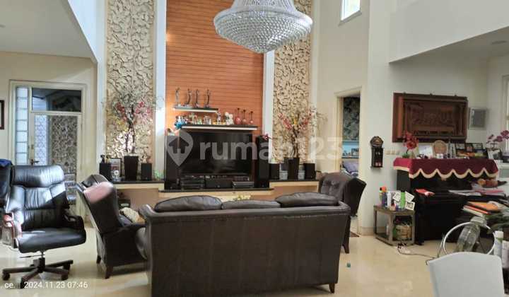 Dijual Rumah Mewah Siap Huni Semi Furnished Lokasi di Pondok Indah Jakarta Selatan