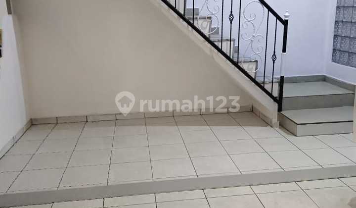 For Sale 1.5-Story Comfortable Safe Ready to Occupy House in a Strategic Location at Permata Cimahi Bandung Complex 2