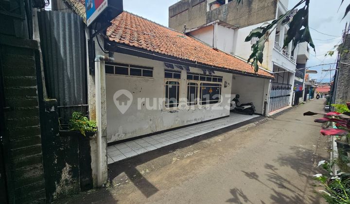 For Sale Comfortable Well-Maintained Ready-to-Occupy Minimalist House Located in Sayap Gatot Subroto, Bandung 2