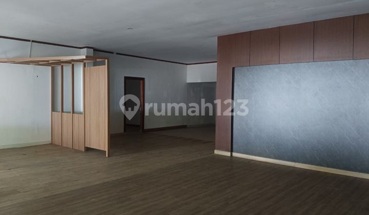 For Rent, Comfortable Business Space Ready to Use, Located on Main Road Dago Bandung