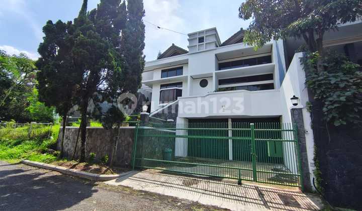 Disewakan Rumah Lingkungan Aman Nyaman Terawat Siap Huni Lokasi di Setraduta Bandung Disewakan Rumah Lingkungan Aman Nyaman Terawat Siap Huni Lokasi di Setraduta Bandung