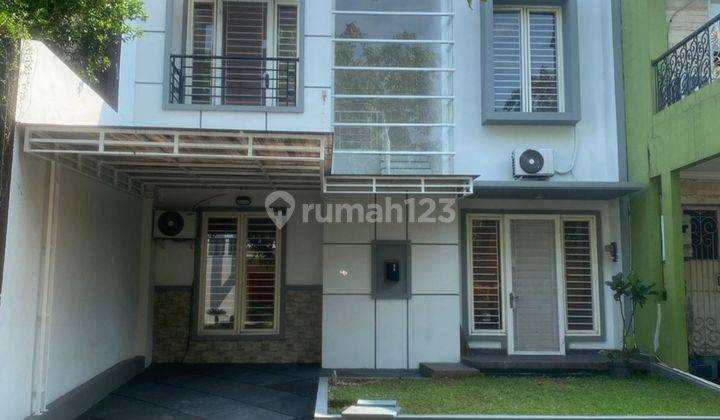 Rumah Cantik 2 Lantai di The Green BSD, Baru Renovasi 1