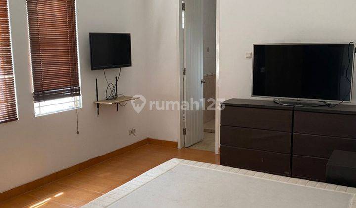 Rumah Cantik 2 Lantai di The Green BSD, Baru Renovasi 11