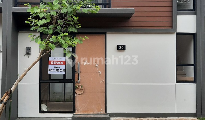 2-Story House Near Toll Gate, Ready to Occupy, Strategic Location