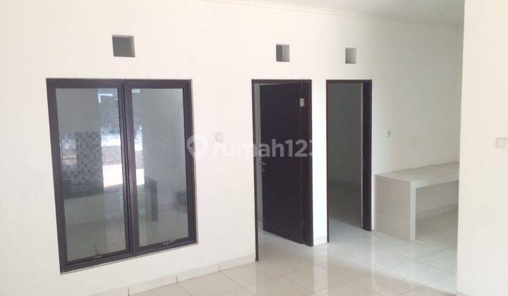 Rumah 2 Lantai, Lokasi Strategis Dekat Pintu Tol  2