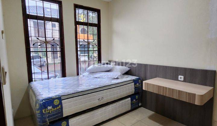 Rumah Cantik 2 Lantai, Furnished, Nyaman, Strategis 2