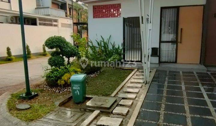 Rumah 2 Lantai, Full Furnished, Rapi, Siap Huni Lokasi Strategis 2