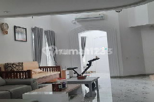 Rumah Cantik Renovasi Seperti Baru Strategis di Lippo Karawaci 2