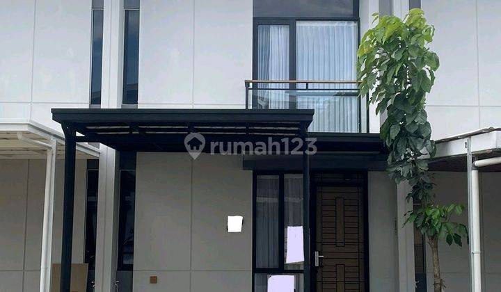 Rumah 2 Lantai Sudah Renovasi Semi Furnished Harga Nego  1