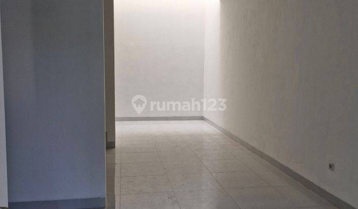 Rumah di Meruya Utara 2 Lantai SHM Baru Selatan 2