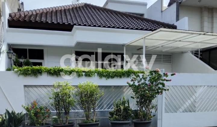 Dijual Rumah di Intercon Kebon Jeruk Siap Huni