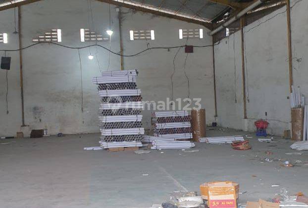 gudang di kavling dpr , Lt 800, Lb 700, masuk container 40 feet , harga 350 jt  1