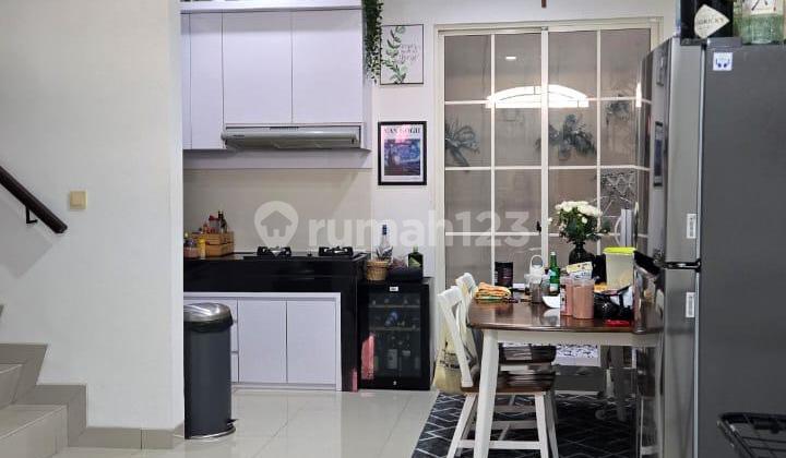 Green Lake Cluster Europe House, size 6x15, 3 bedrooms, 3 bathrooms, price 2.5 million.