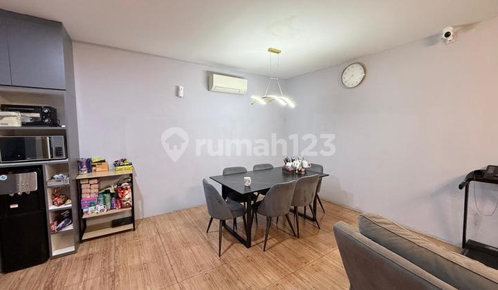 Rumah Di Lipo Cikarang,hoek,lt 149,lb 150,furnish,,,,harga 3,8 M  2