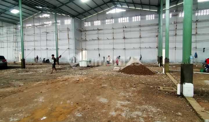 Teluk Naga Salembaran Warehouse. Width 512. Office Available. 40 Feet. Price 260 Million.