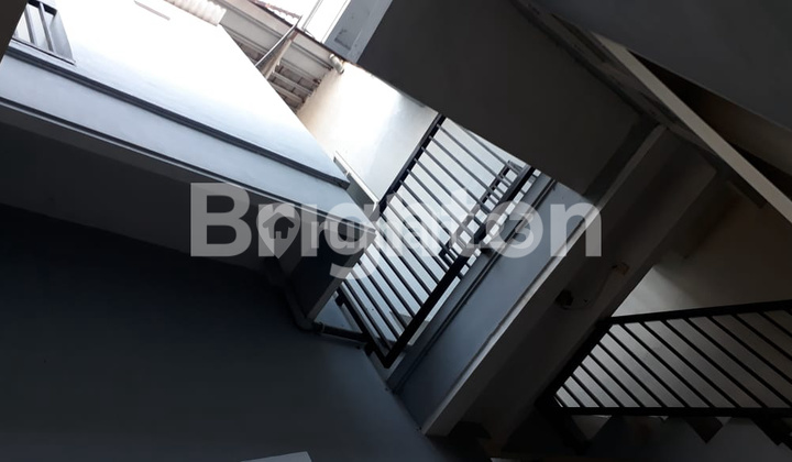 Turun Harga, Rumah Pondok Candra Dekat Merr 2